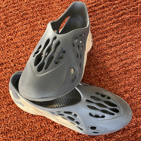 Adidas foam runners - Picture 6 of 6